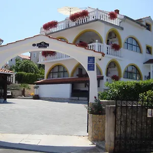 https://villa-flora-malinska.primorje-gorskikotar.com